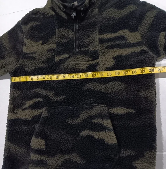 PINK Victoria's Secret Women's (Size SP) Camouflage Green Print Zip Pullover - Picture 9 of 9